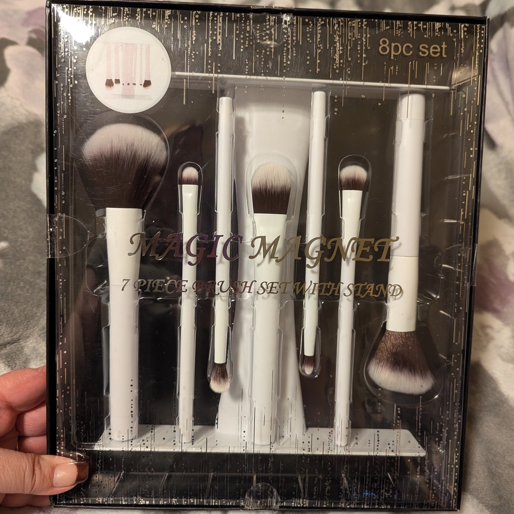 8-Piece Makeup Brush Set - White